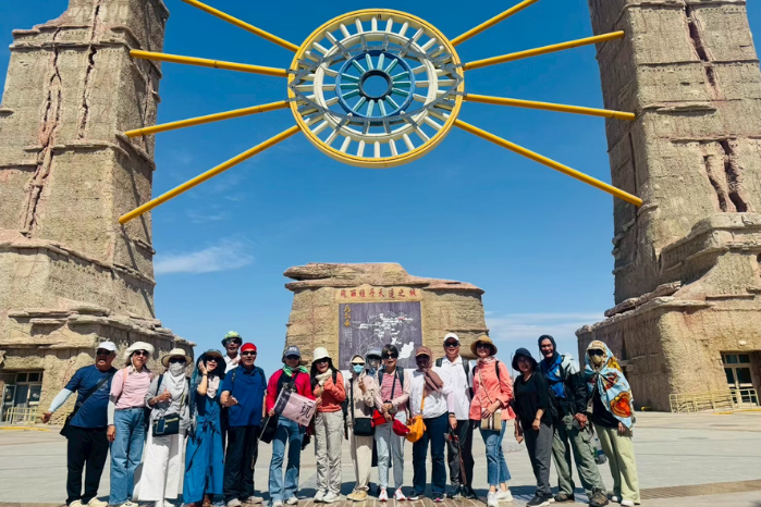 五彩灘與魔鬼城